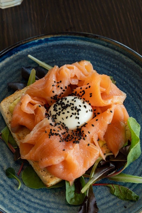 Toast con salmone affumicato